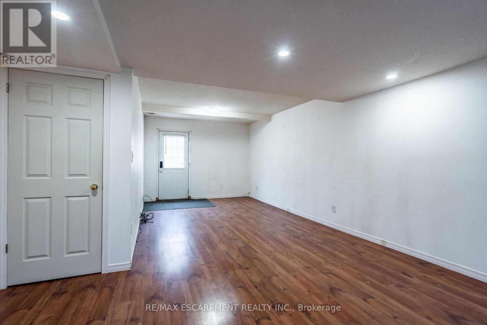 Photo 22 of 154 156 Freelton Road, Hamilton ON
