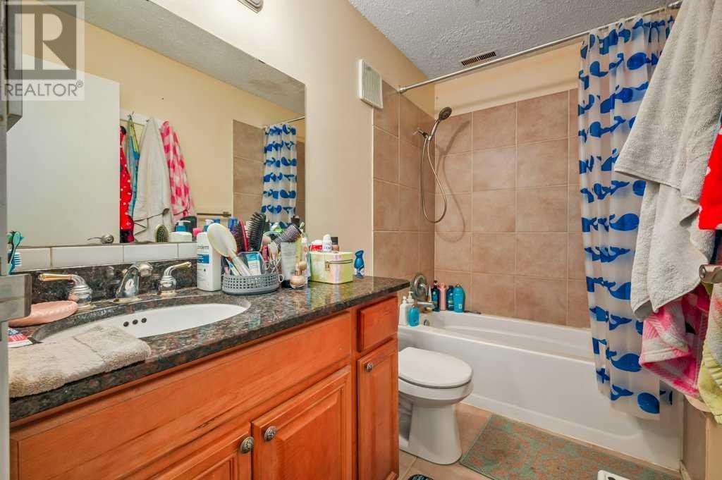 Single Family House for Sale in   Hunterview Drive NW Huntington Hills Calgary 