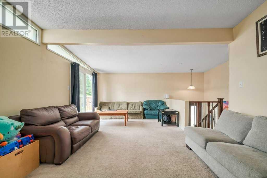 Single Family House for Sale in   Hunterview Drive NW Huntington Hills Calgary 
