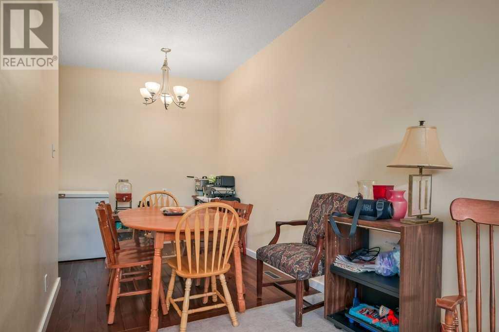 Single Family House for Sale in   Hunterview Drive NW Huntington Hills Calgary 