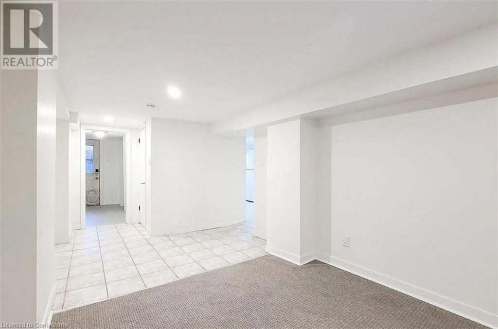 Photo 4 of 907 Barton Street E, Hamilton ON
