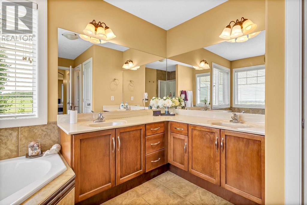Single Family House for Sale in  Sherwood Rise NW Sherwood Calgary 