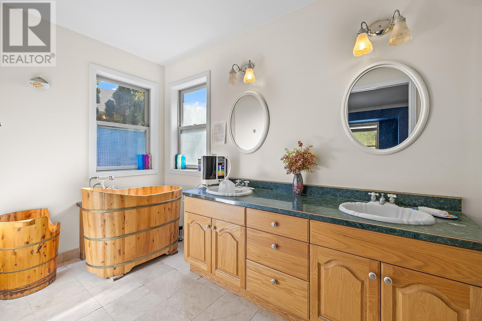  1282 Lakeview Cove Place, West Kelowna