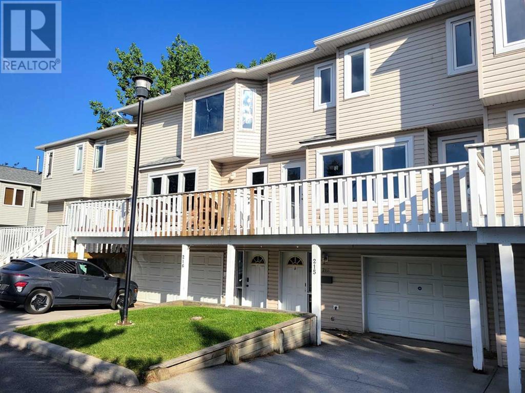 215 Killarney Glen Court SW, Calgary, Alberta
