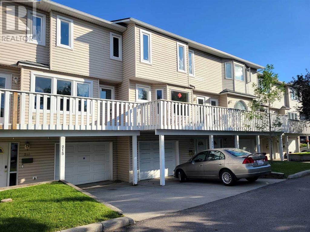 Single Family House for Sale in  Killarney Glen Court SW Killarney/Glengarry Calgary 