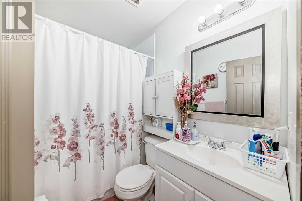 Single Family House for Sale in    Avenue SW Richmond Calgary 