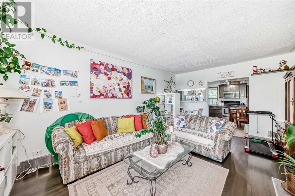 Single Family House for Sale in    Avenue SW Richmond Calgary 