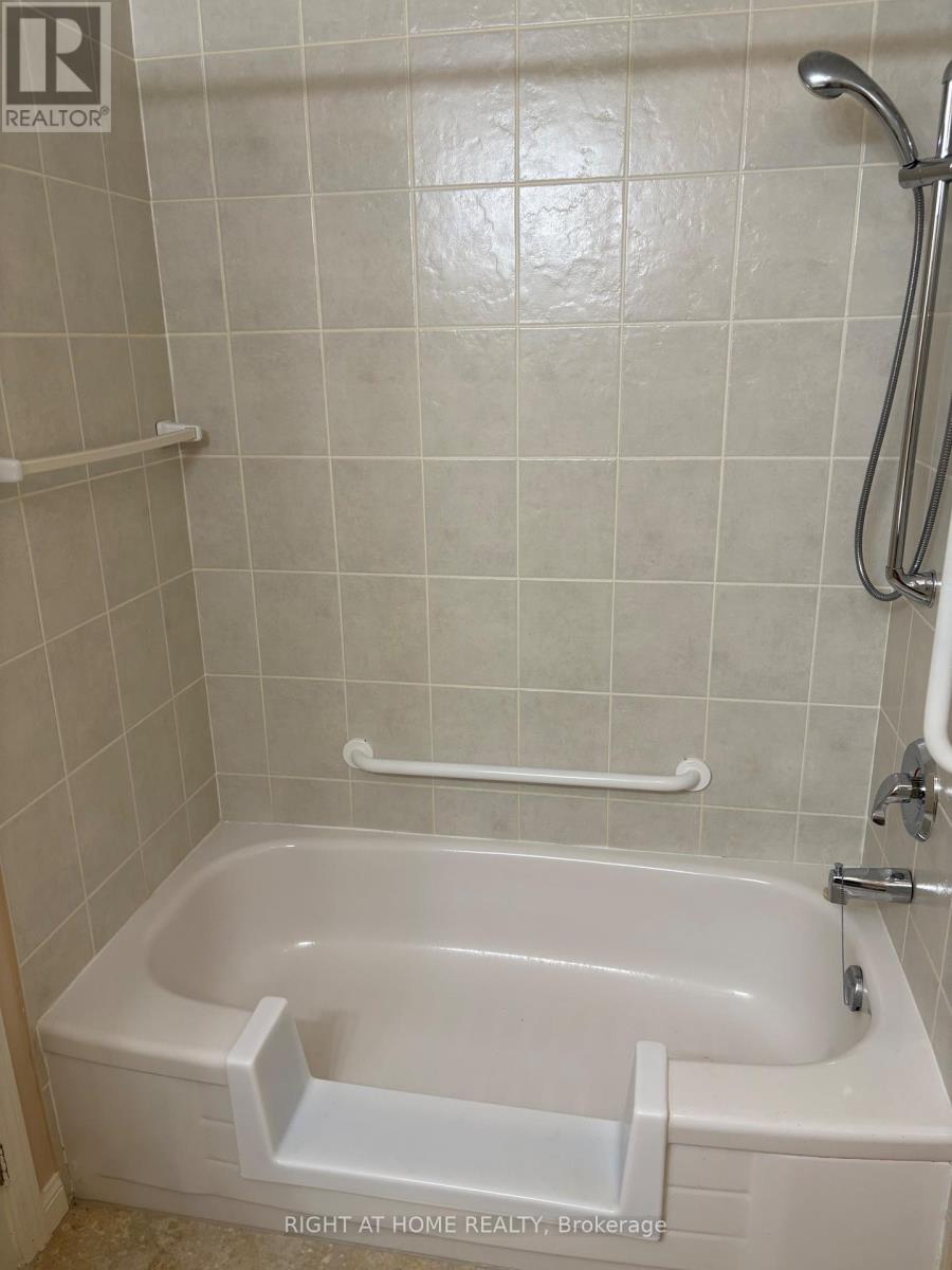 #417 90 DEAN AVENUE - 37