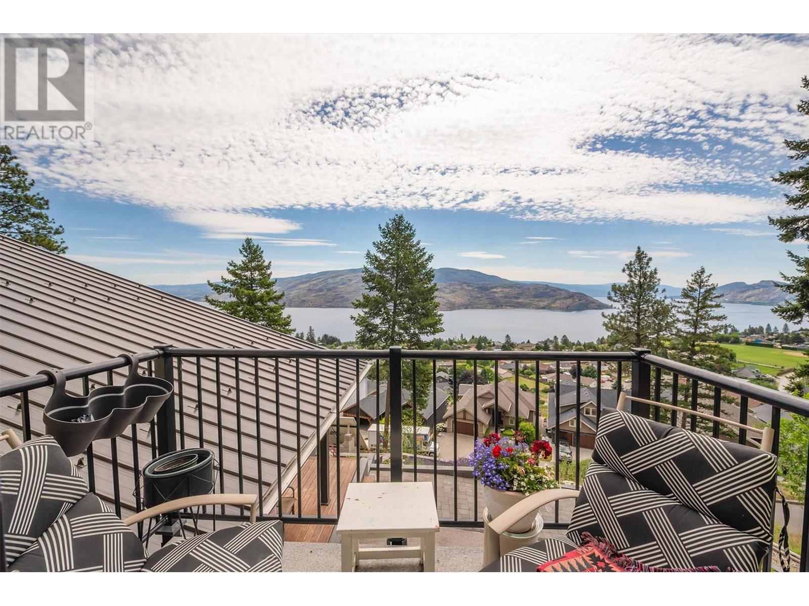 6131 Seymoure Lane, Peachland