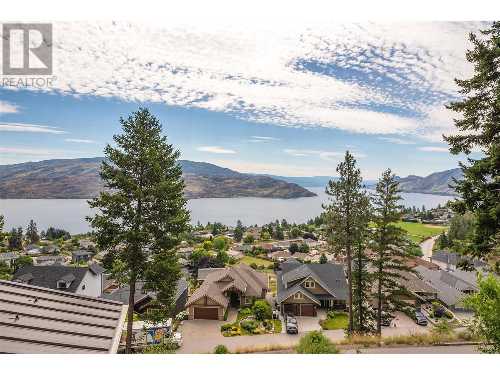 6131 Seymoure Lane, Peachland