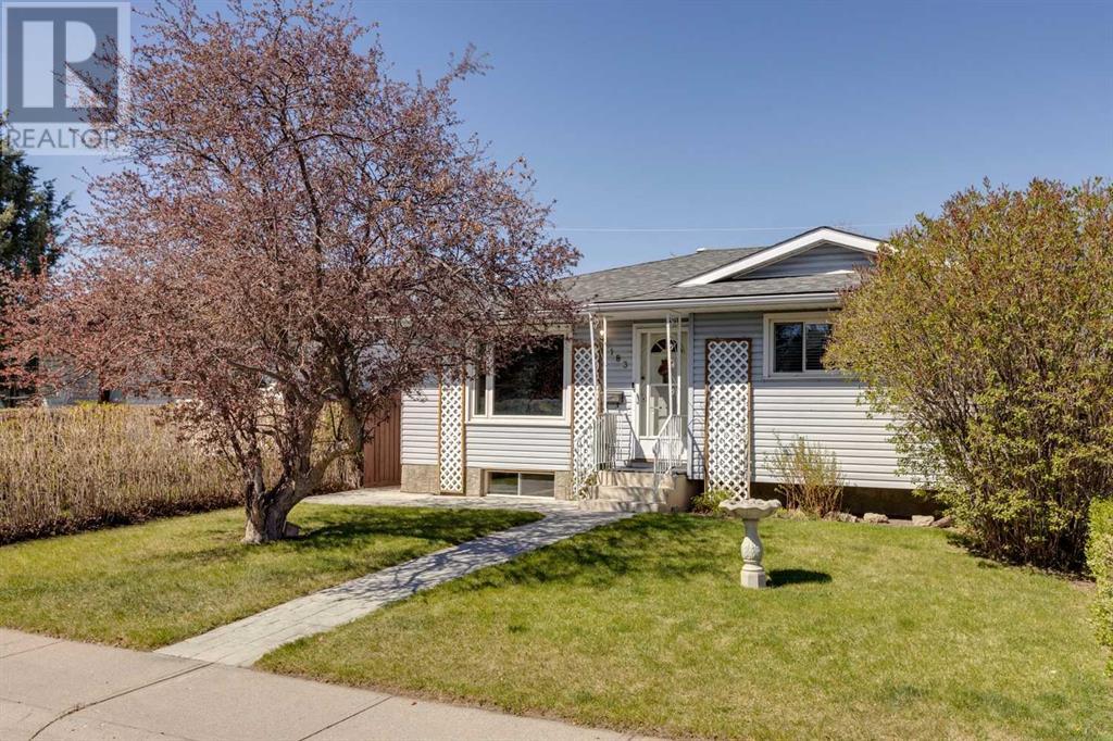 Single Family House Bungalow for Sale in  Dovercliffe Way SE Dover Calgary 