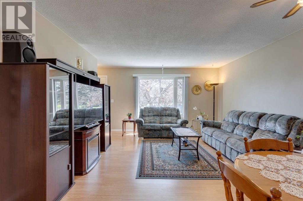 Single Family House Bungalow for Sale in  Dovercliffe Way SE Dover Calgary 