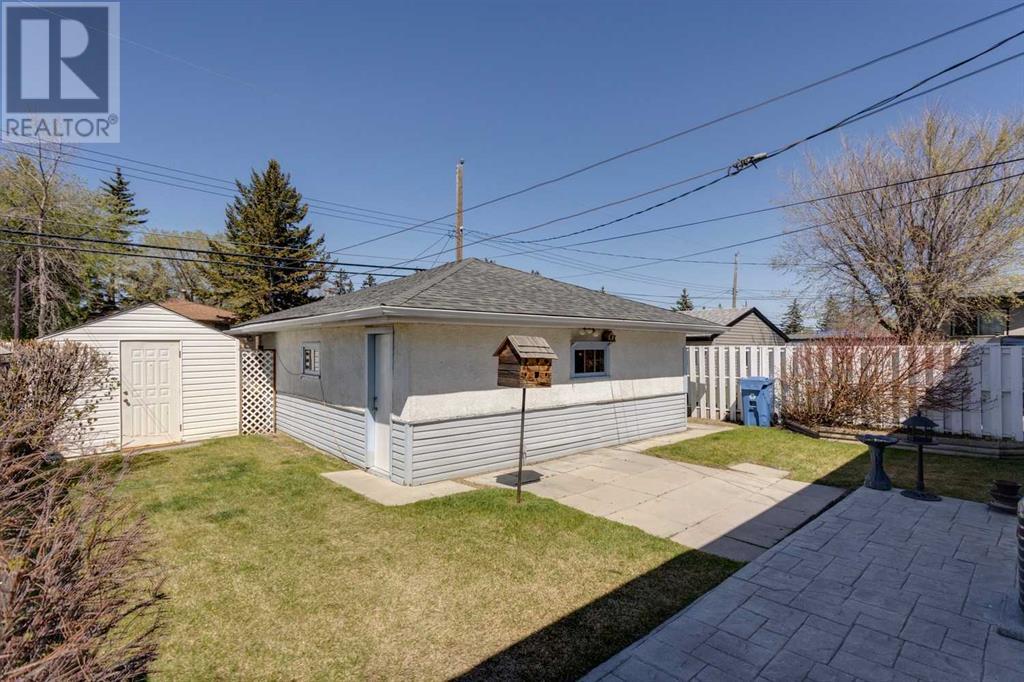 Single Family House Bungalow for Sale in  Dovercliffe Way SE Dover Calgary 