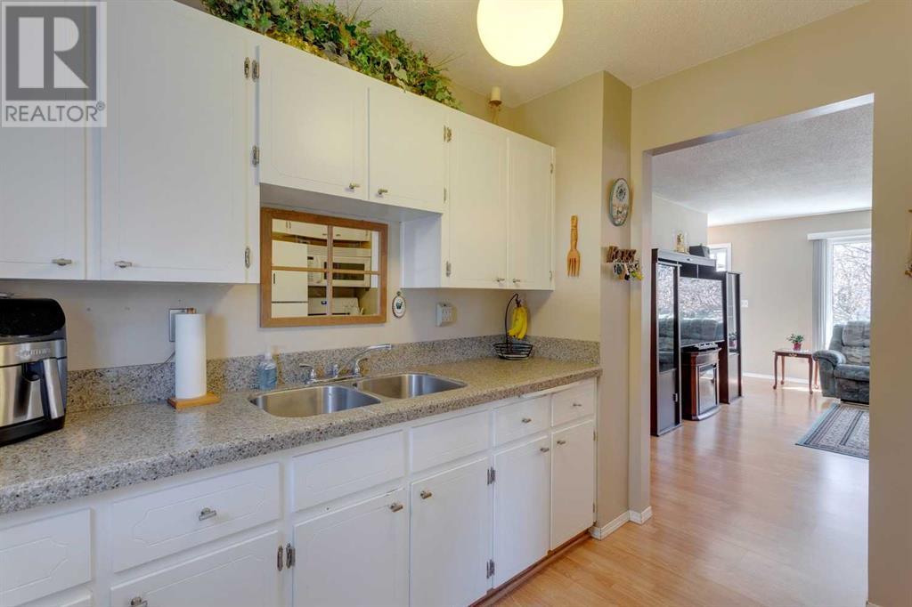 Single Family House Bungalow for Sale in  Dovercliffe Way SE Dover Calgary 