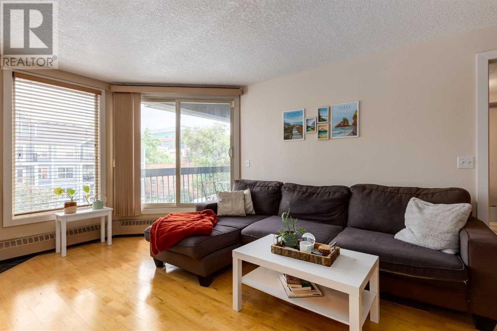 Single Family House for Sale in    Avenue SW Mission Calgary 