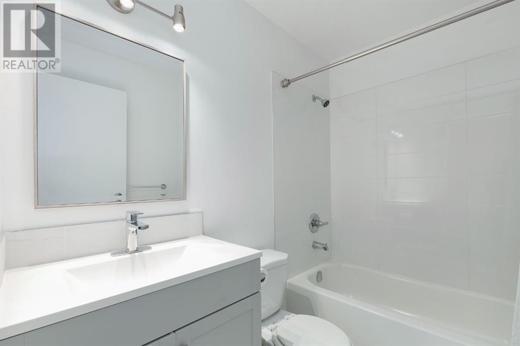 Single Family House for Sale in   Edenwold Heights NW Edgemont Calgary 