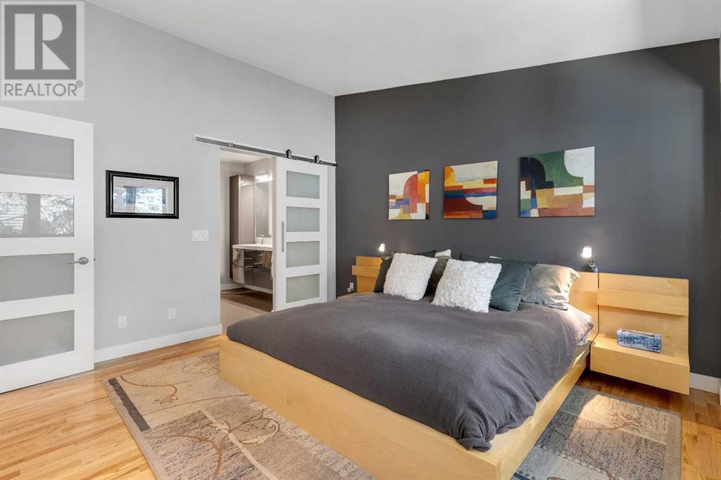Single Family House Bungalow for Sale in  Gladstone Gardens SW Glamorgan Calgary 