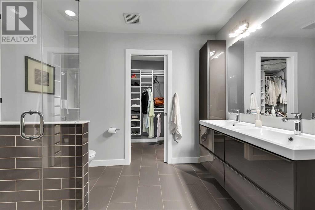 Single Family House Bungalow for Sale in  Gladstone Gardens SW Glamorgan Calgary 