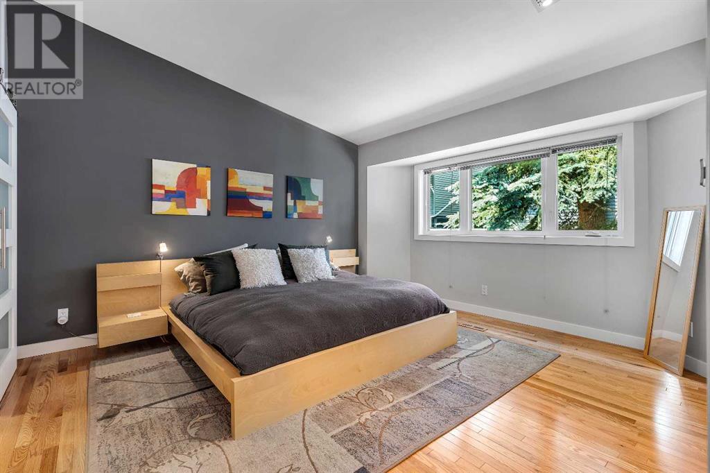 Single Family House Bungalow for Sale in  Gladstone Gardens SW Glamorgan Calgary 