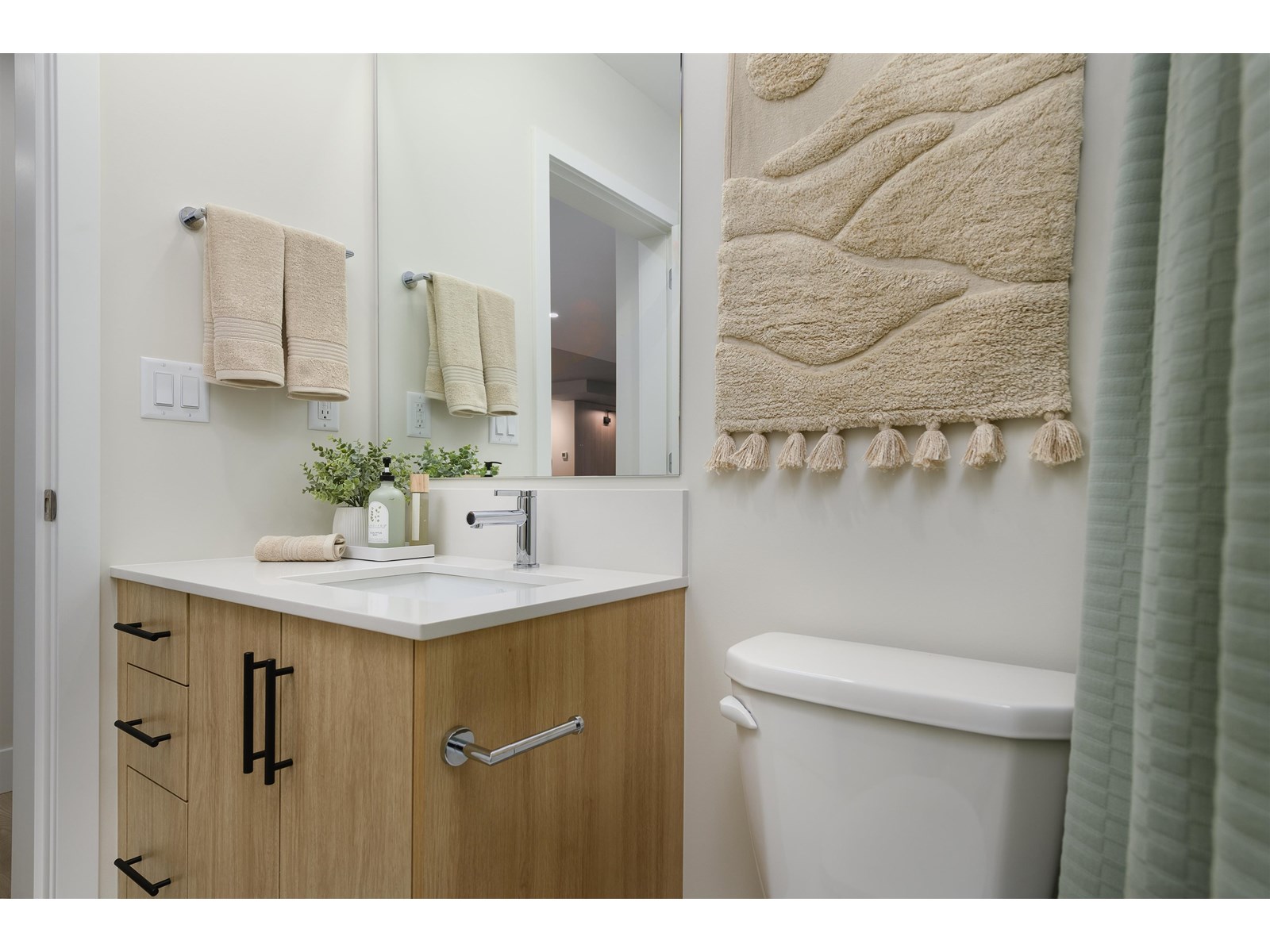 Photo 4 of 208 33522 Cottage Lane, Abbotsford BC