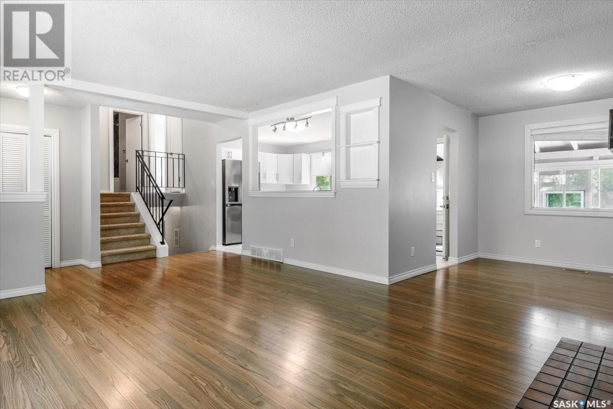 Photo 5 of 3069 Grant Road, Regina SK