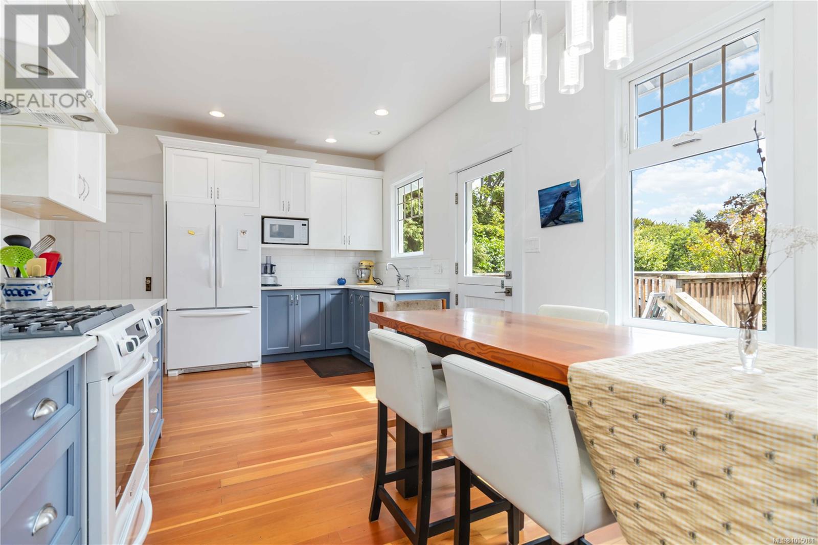 Photo 62 of 1579 Hampshire Rd, Oak Bay BC