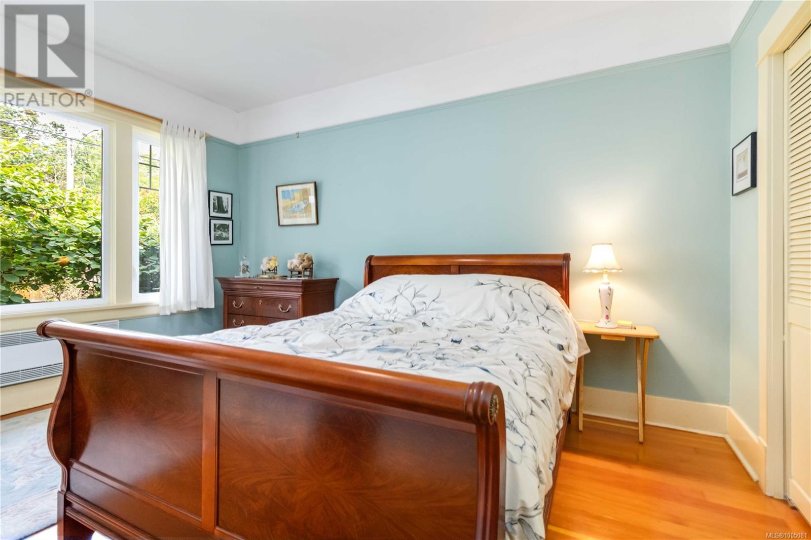 Photo 57 of 1579 Hampshire Rd, Oak Bay BC