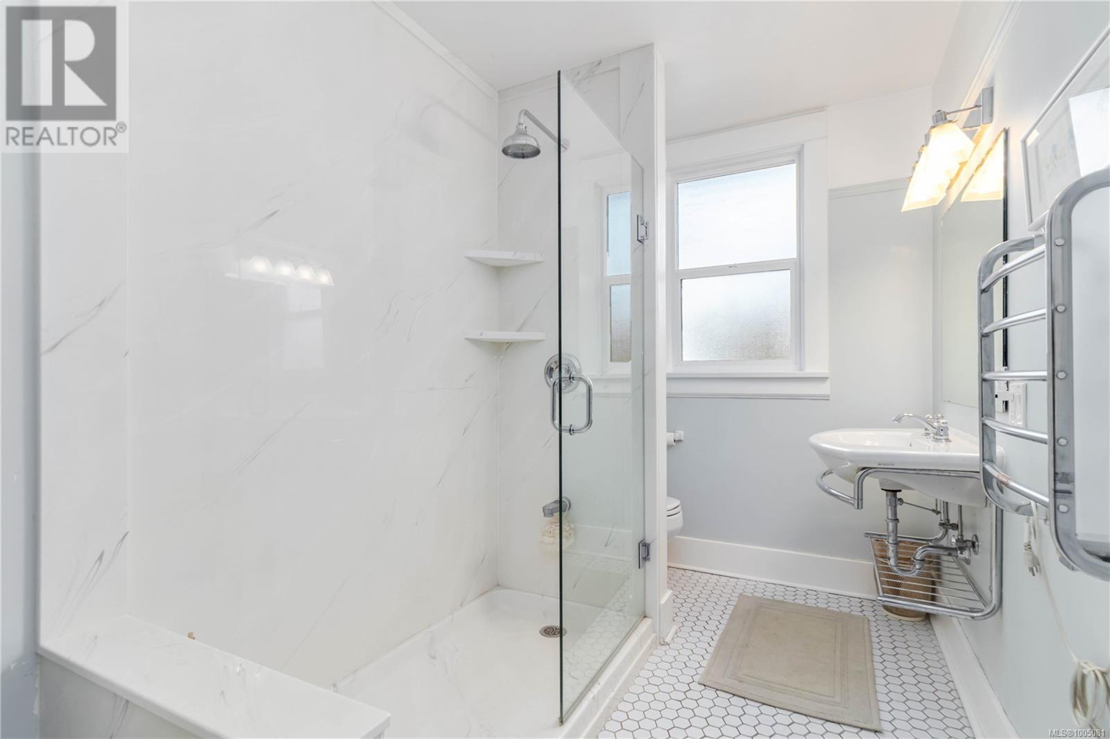 Photo 53 of 1579 Hampshire Rd, Oak Bay BC