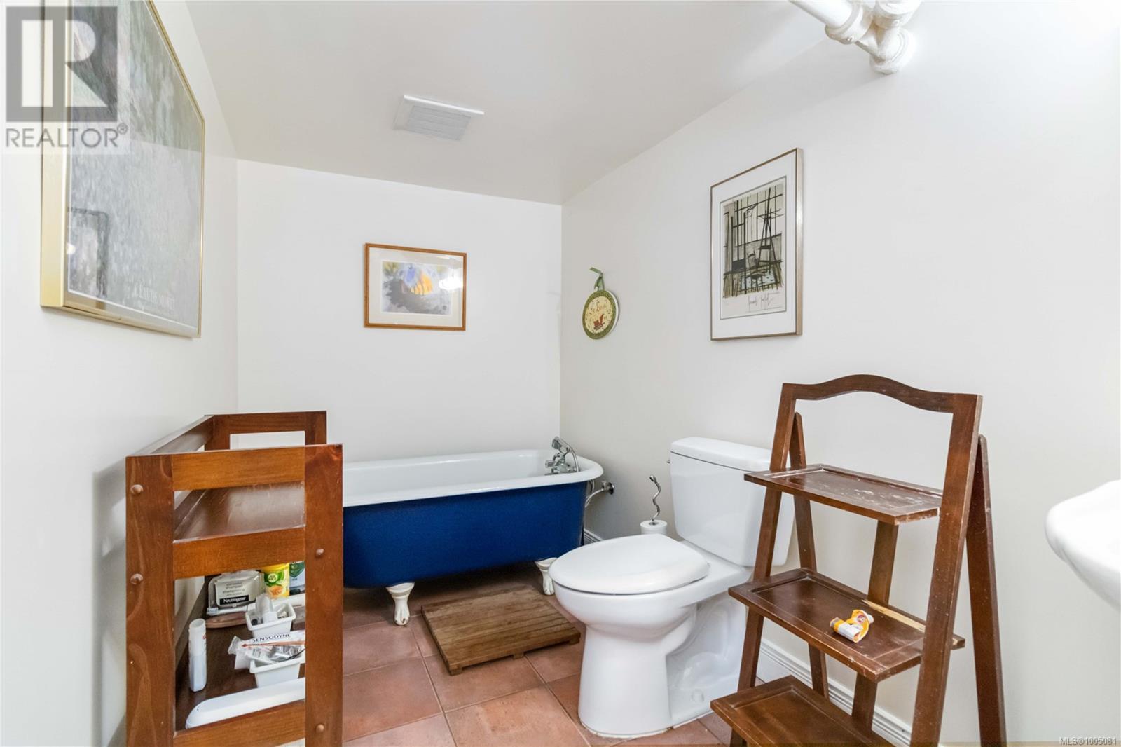 Photo 65 of 1579 Hampshire Rd, Oak Bay BC