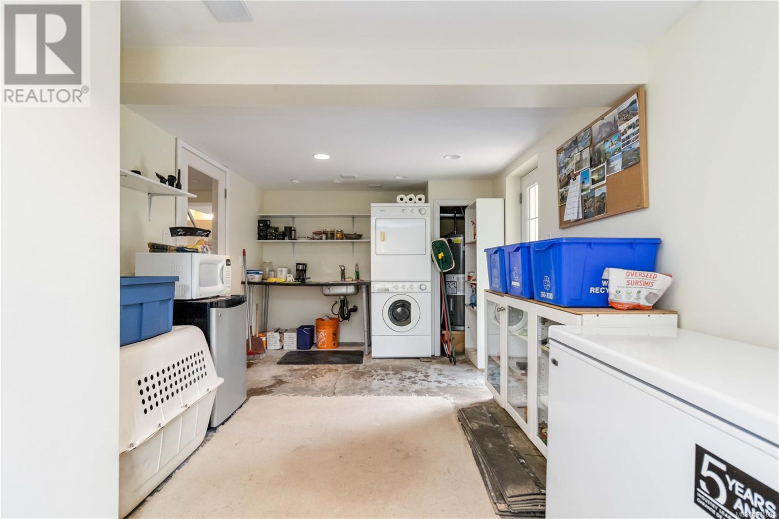 Photo 67 of 1579 Hampshire Rd, Oak Bay BC