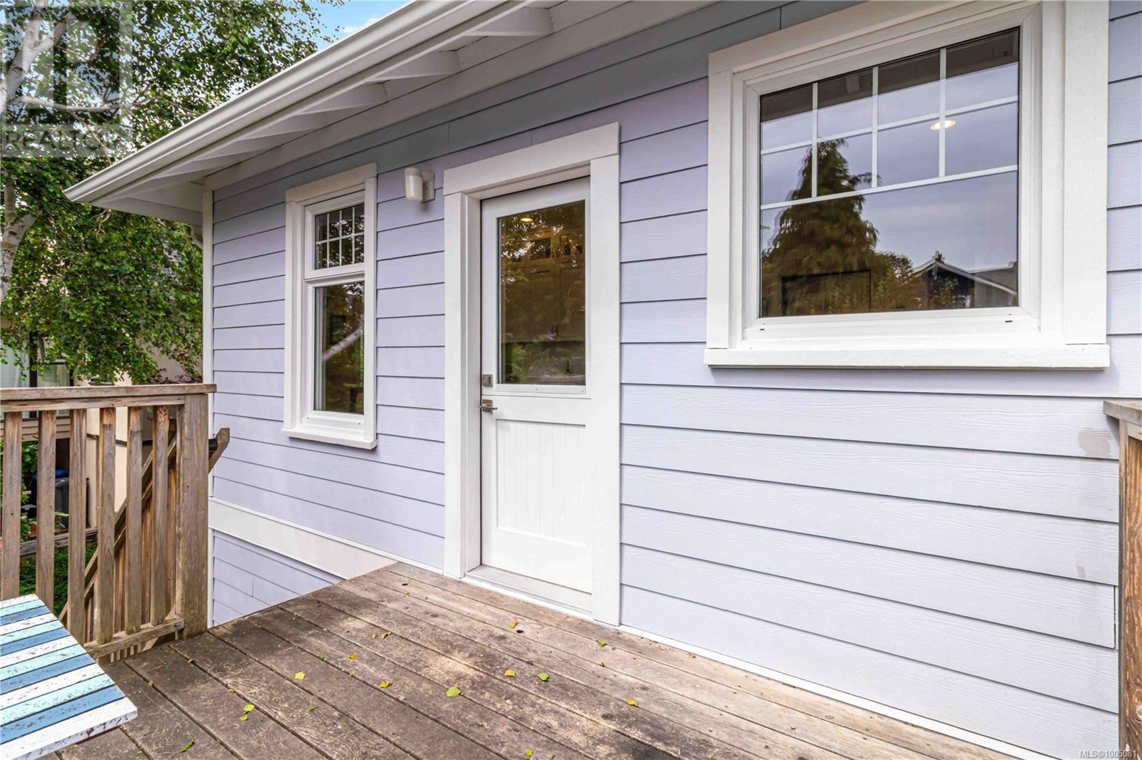 Photo 41 of 1579 Hampshire Rd, Oak Bay BC