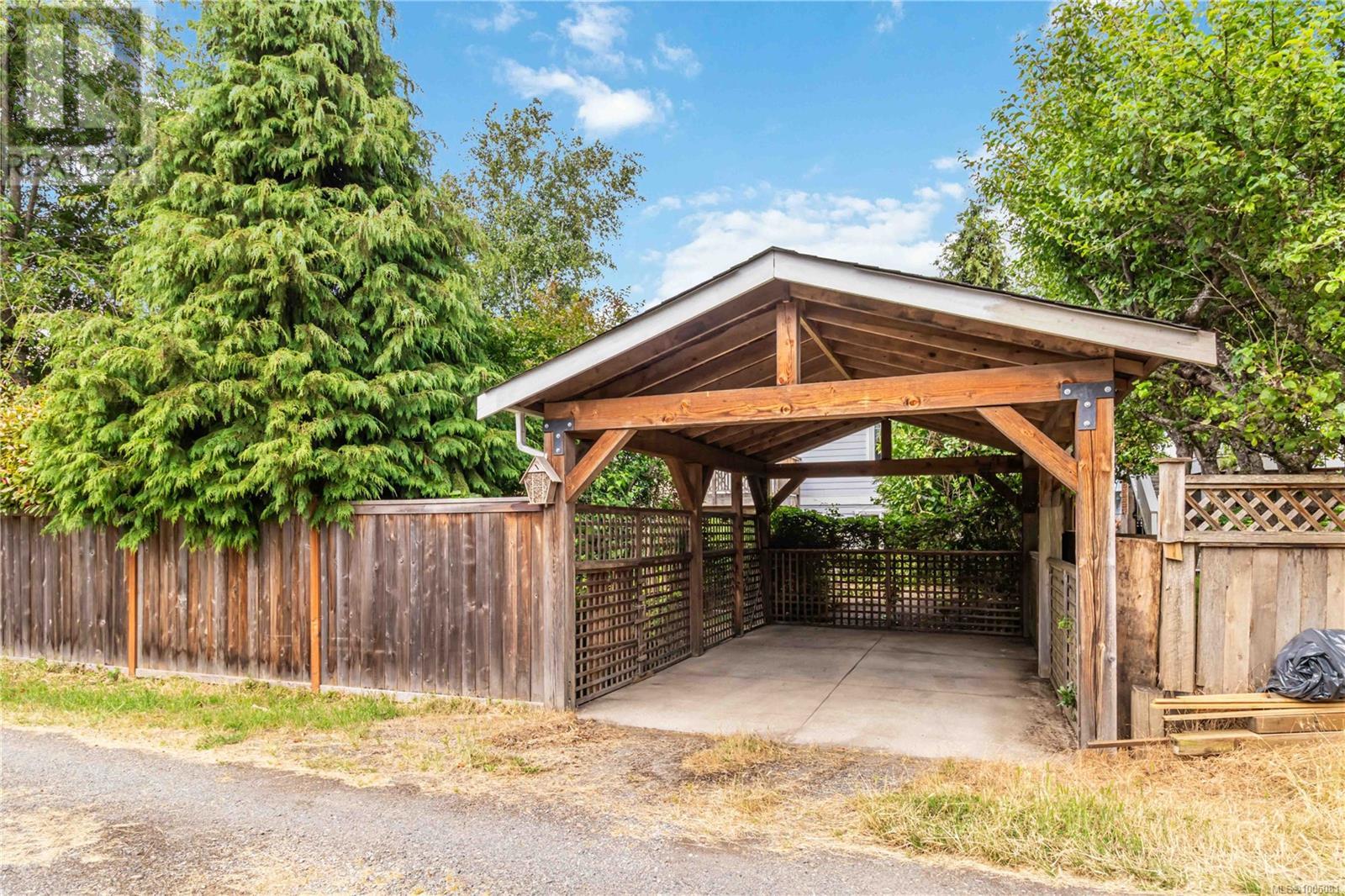 Photo 69 of 1579 Hampshire Rd, Oak Bay BC