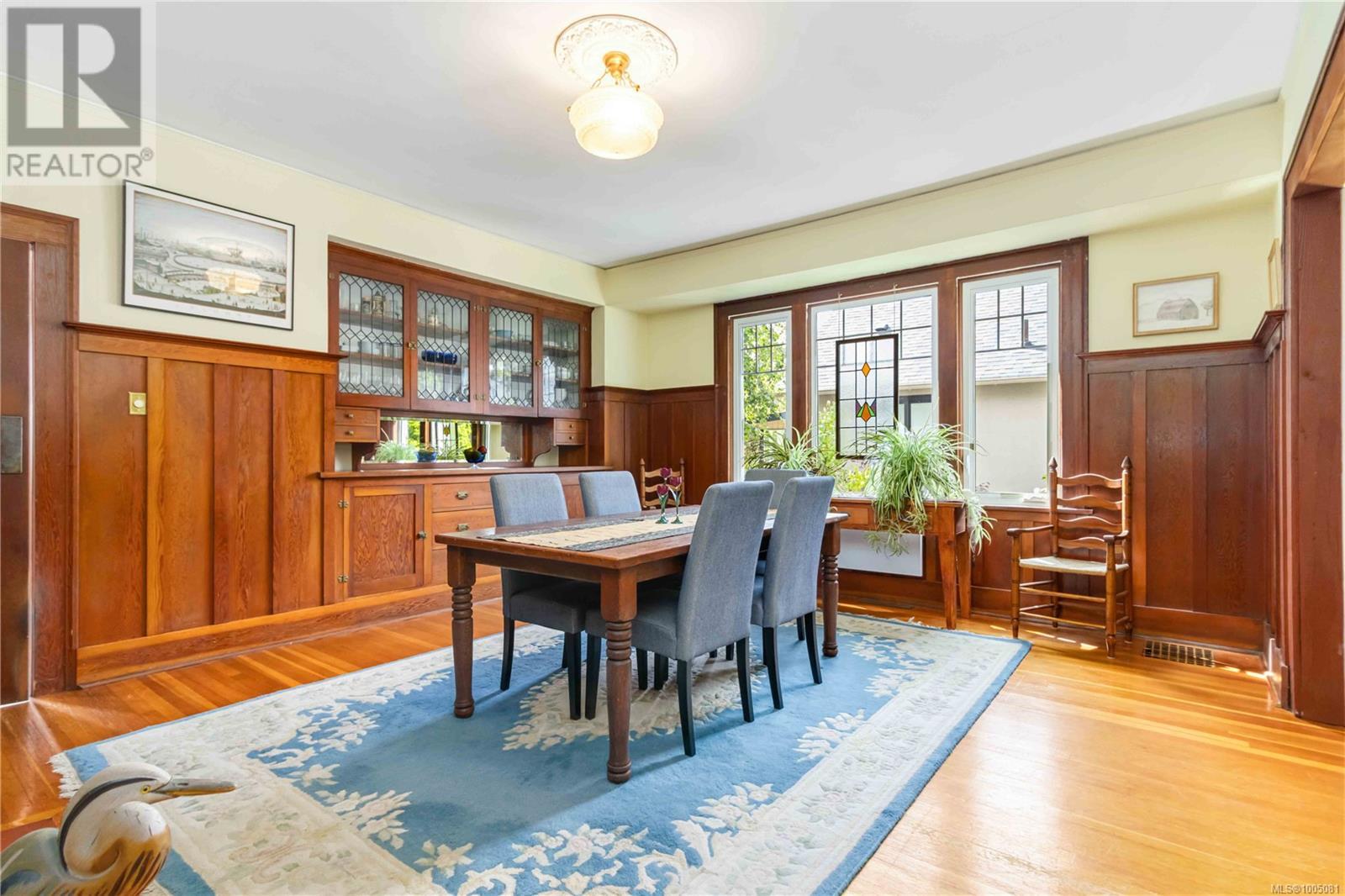 Photo 61 of 1579 Hampshire Rd, Oak Bay BC