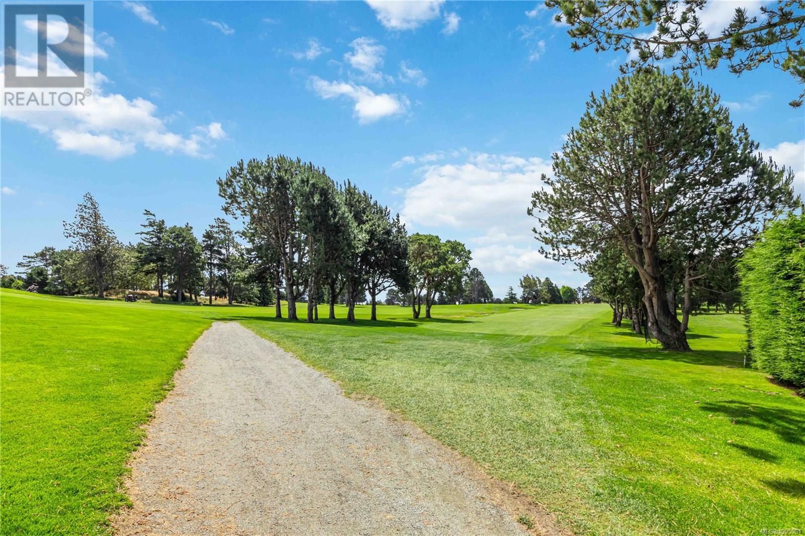 Photo 43 of 1579 Hampshire Rd, Oak Bay BC