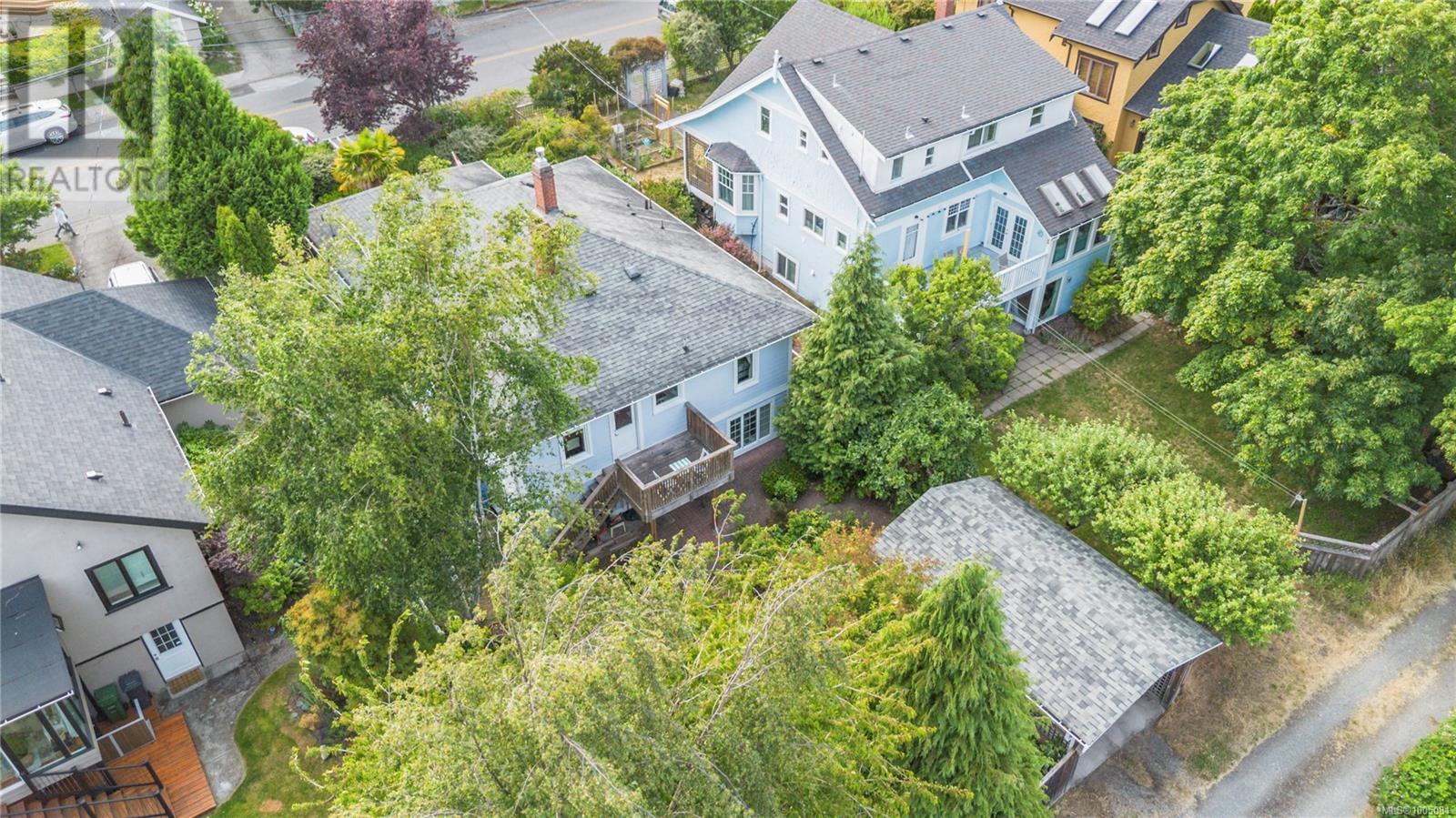 Photo 44 of 1579 Hampshire Rd, Oak Bay BC