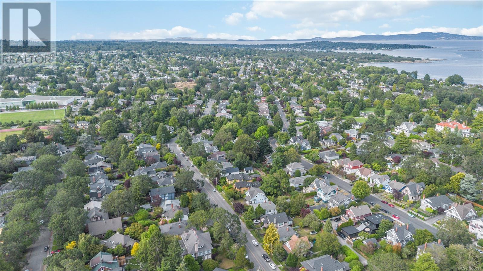 Photo 68 of 1579 Hampshire Rd, Oak Bay BC