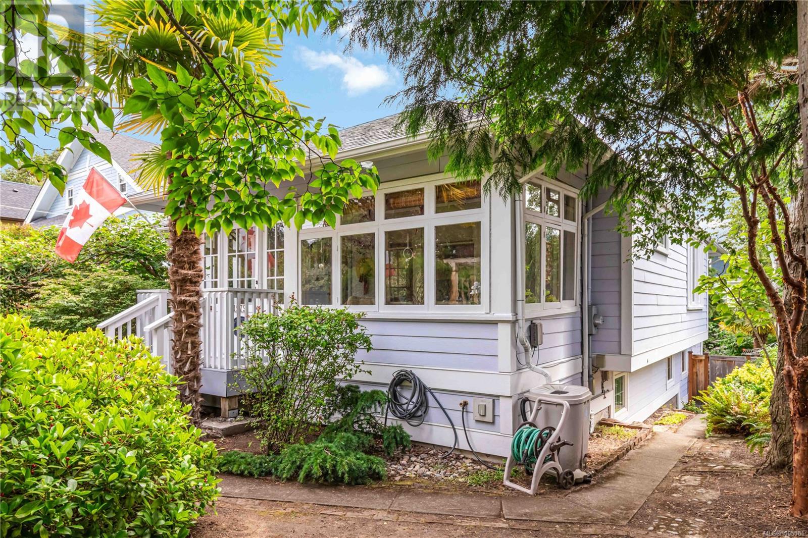 Photo 42 of 1579 Hampshire Rd, Oak Bay BC