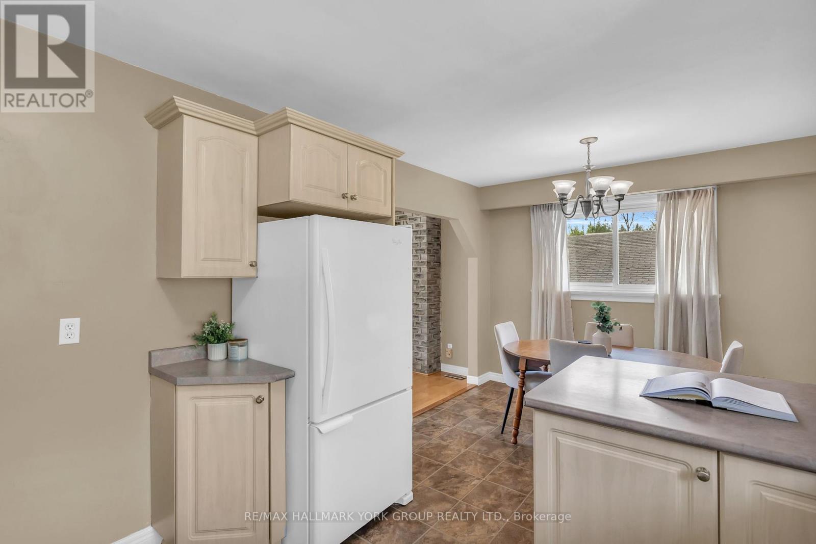 Photo 10 of 8 Rushton Road, Georgina ON
