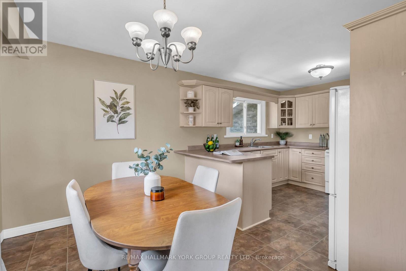 Photo 12 of 8 Rushton Road, Georgina ON