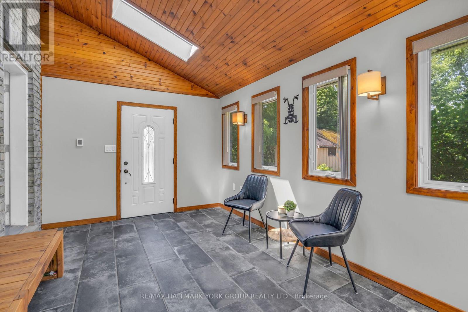 Photo 33 of 8 Rushton Road, Georgina ON