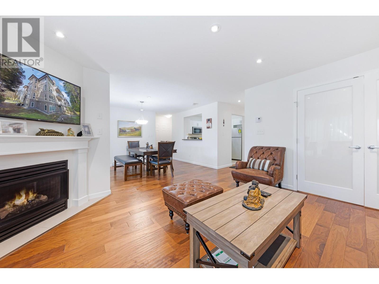 Photo 6 of 303 3950 Linwood Street, Burnaby BC
