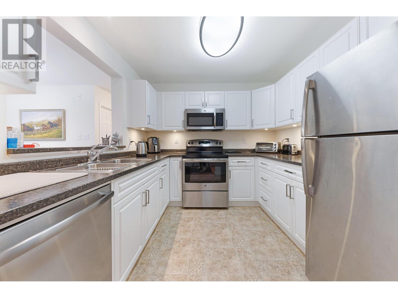 Photo 8 of 303 3950 Linwood Street, Burnaby BC