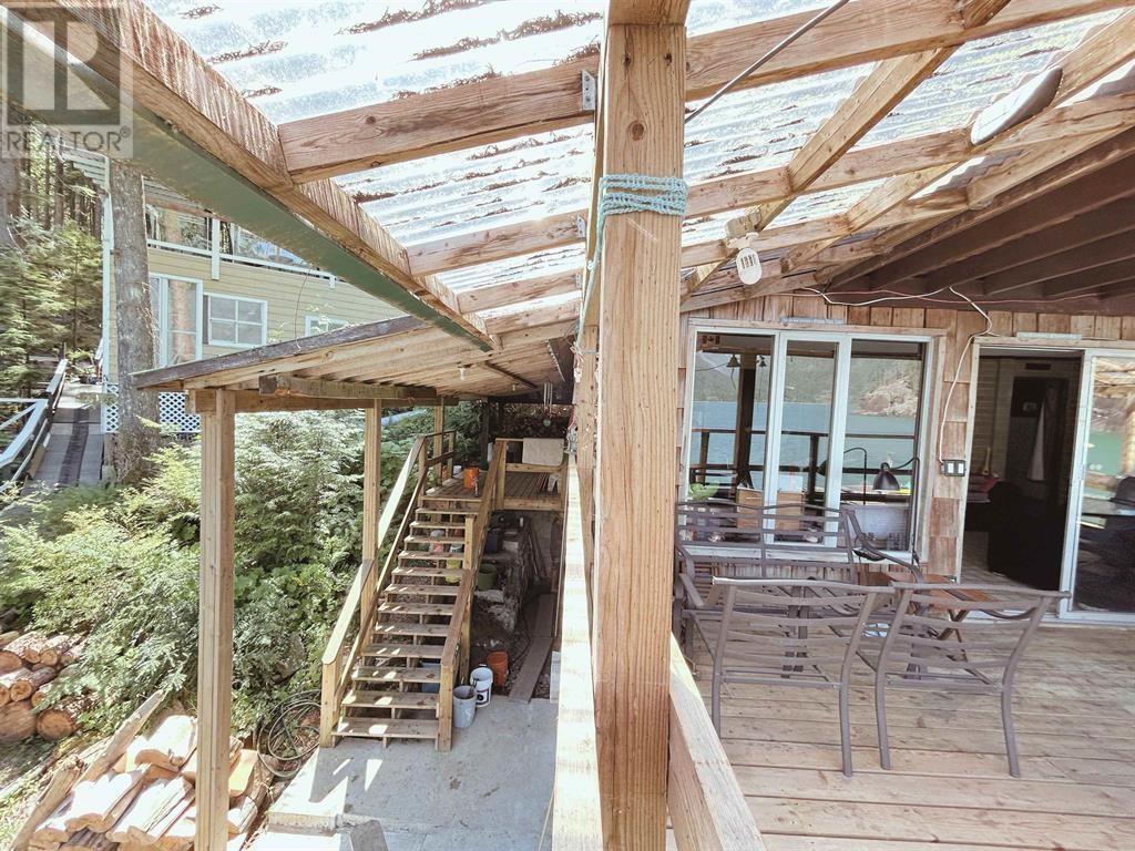 4 DEBECK CREEK, Pitt Meadows