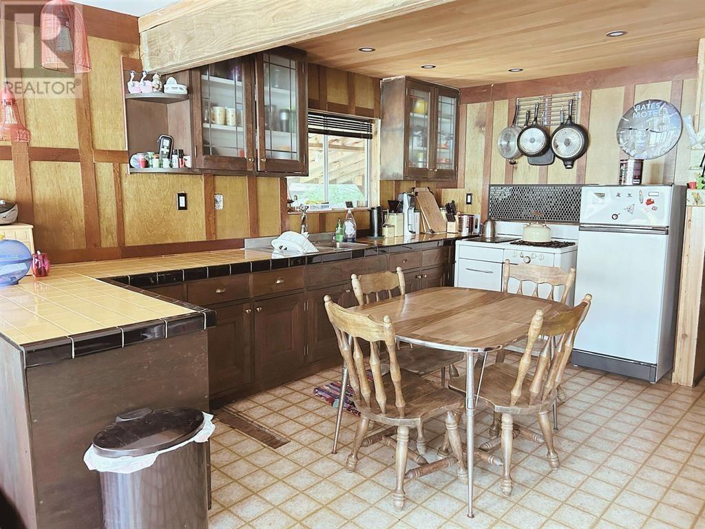 4 DEBECK CREEK, Pitt Meadows