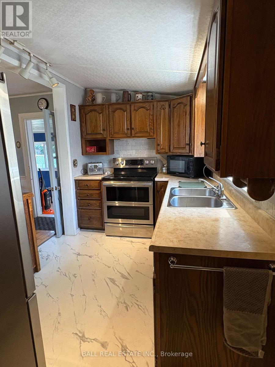 Photo 19 of 44 Pine Street, Asphodelnorwood ON