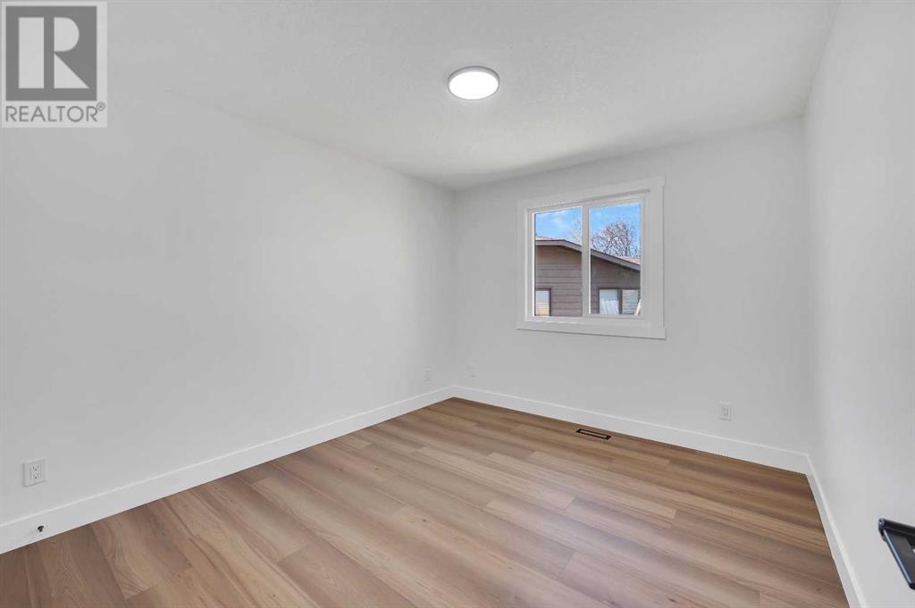 Single Family House Bungalow for Sale in  Edgewood Place NW Edgemont Calgary 
