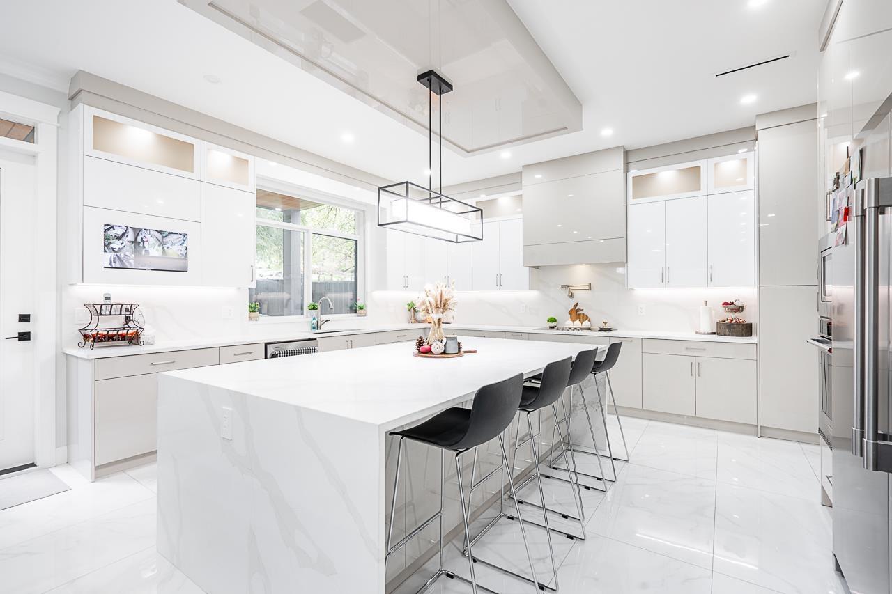 Photo 10 of 11370 Glen Avon Drive, Surrey BC