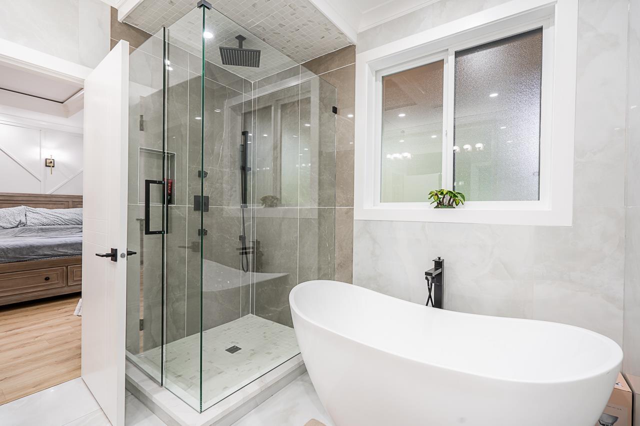 Photo 26 of 11370 Glen Avon Drive, Surrey BC