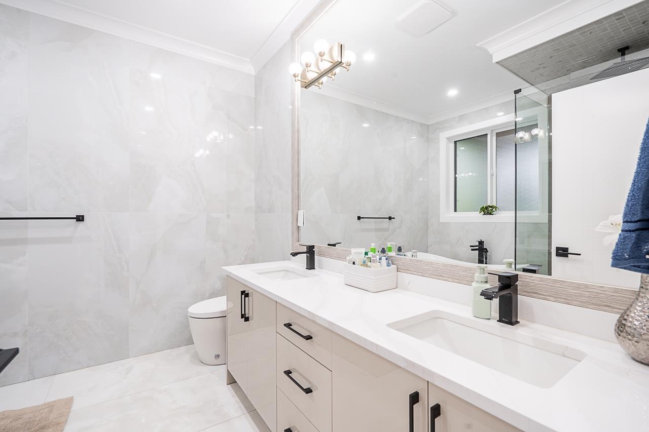 Photo 25 of 11370 Glen Avon Drive, Surrey BC
