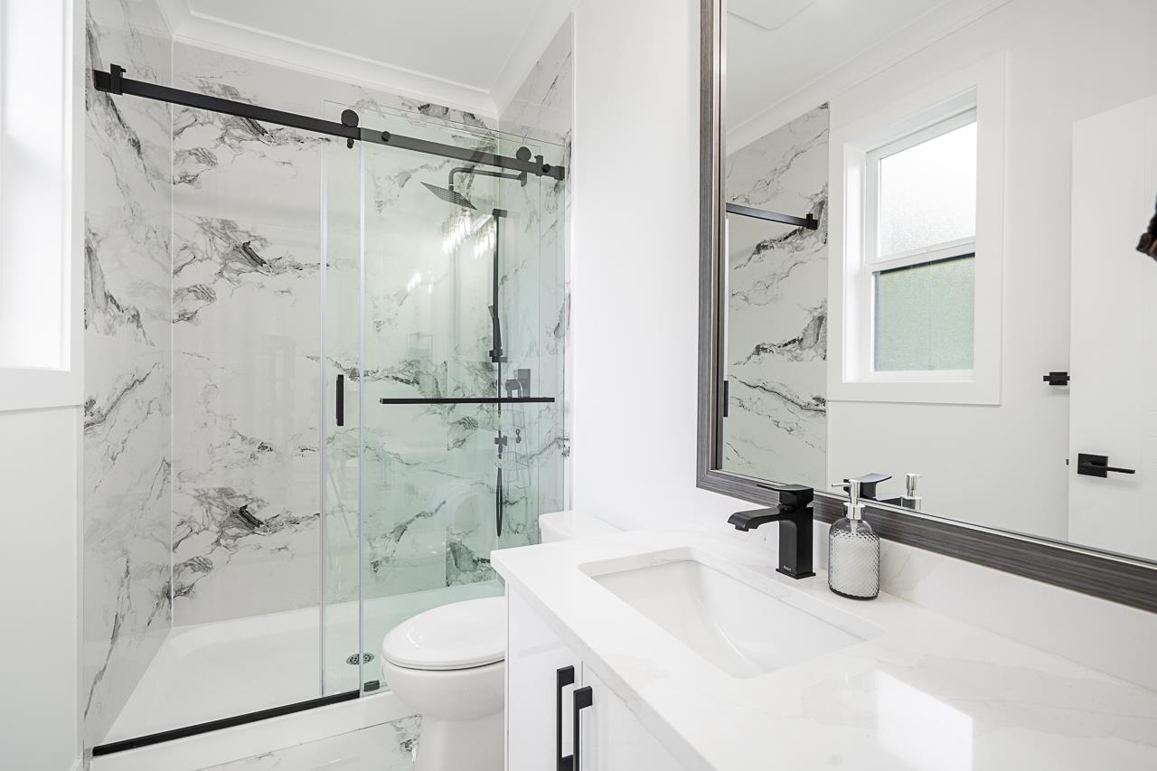 Photo 40 of 11370 Glen Avon Drive, Surrey BC